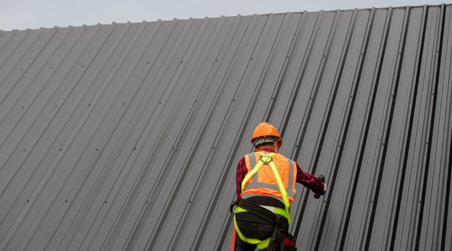 Professional gutter cleaning in Weston, MI